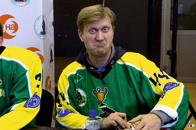 Уральские Пельмени сыграли в благотворительный хоккей в Екатеринбурге