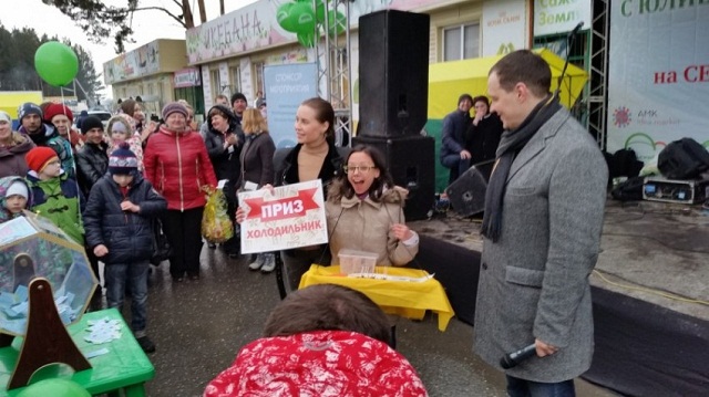 "Обещала подарить холодильник и не купила": екатеринбурженка обиделась на Юлю Михалкову