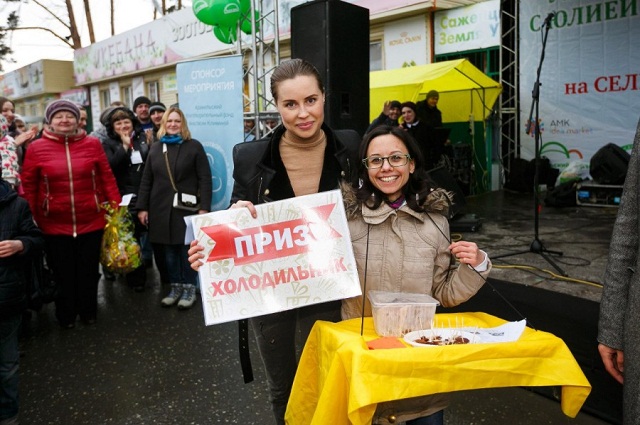 Обещала подарить холодильник и не купила